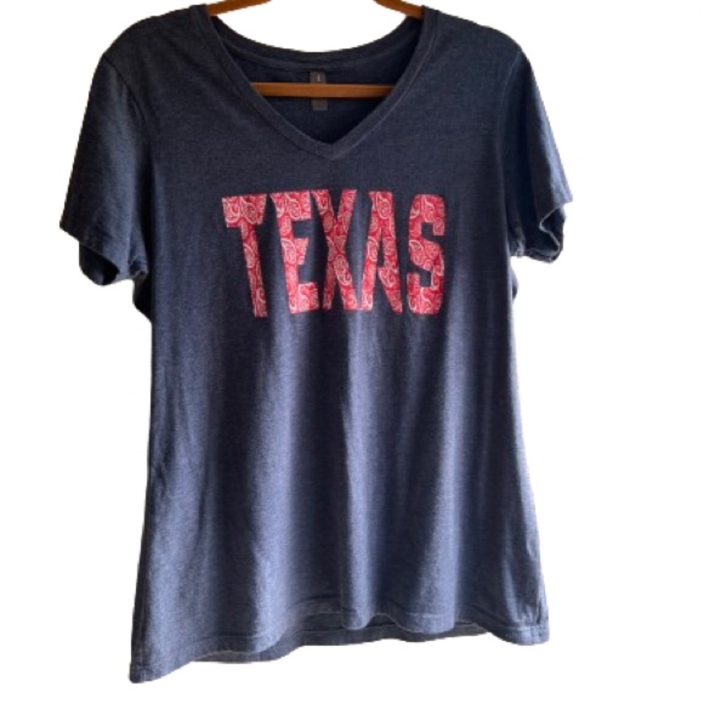 Texas Paisley Bandana V-Neck Women’s Cut‎ Size XL Cotton Polyester Blend T-Shirt